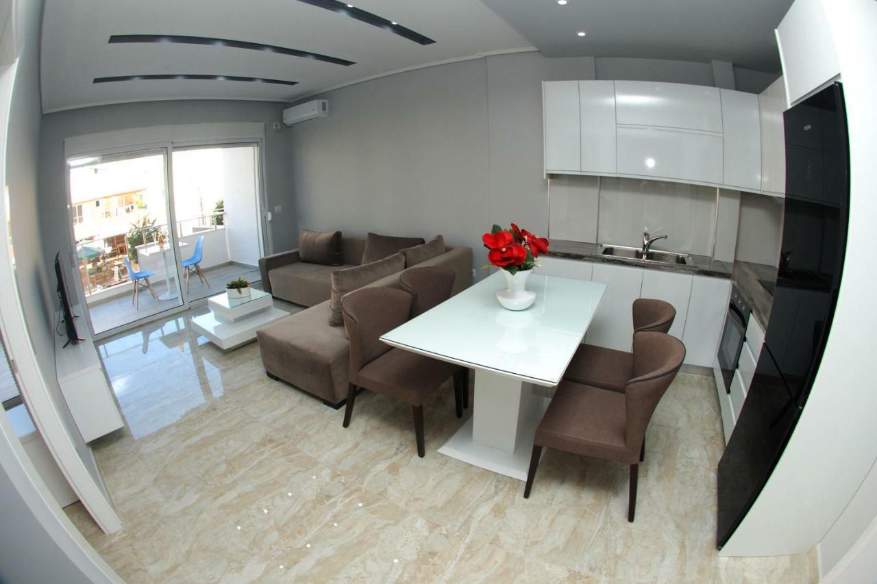 Oceanic Luxury Apartments Sarande Exterior photo