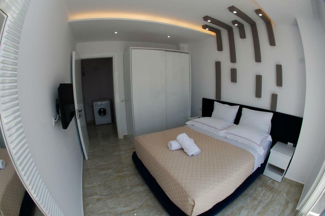 Oceanic Luxury Apartments Sarande Exterior photo